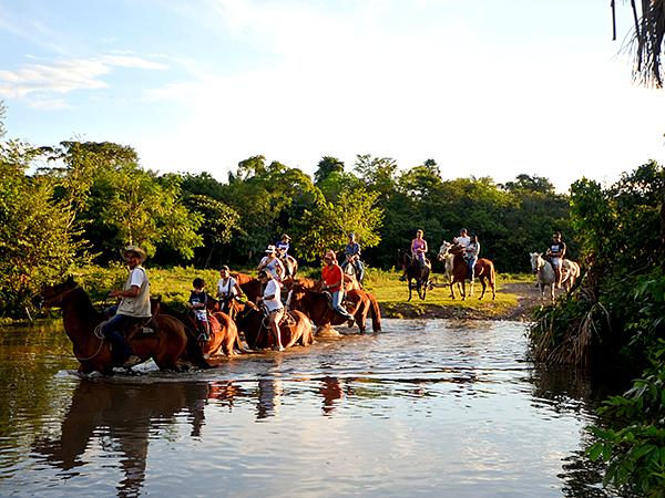 Cabalgatas En Tiuma Park