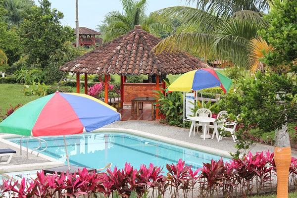 Hotel Campestre Tucanes