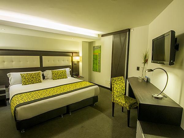 Hotel Exposuites