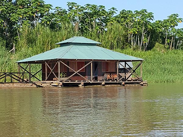 Cabañas Flotante Kurupira