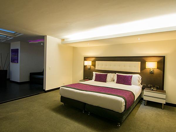 Hotel Exposuites